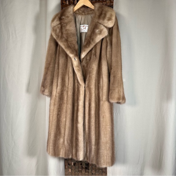 Vintage Jackets & Blazers - Brunswick Furriers LTD. Moncton Vintage Long Mink Fur Coat Size Ptp 21.5